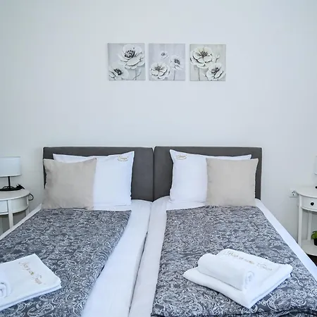 грошъ Guest house Dobrinishte